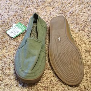 Sanuk shoes